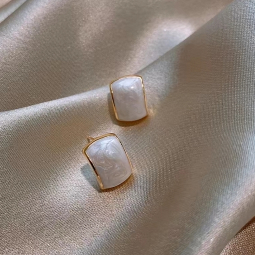 Elegant Gold and White Earrings
